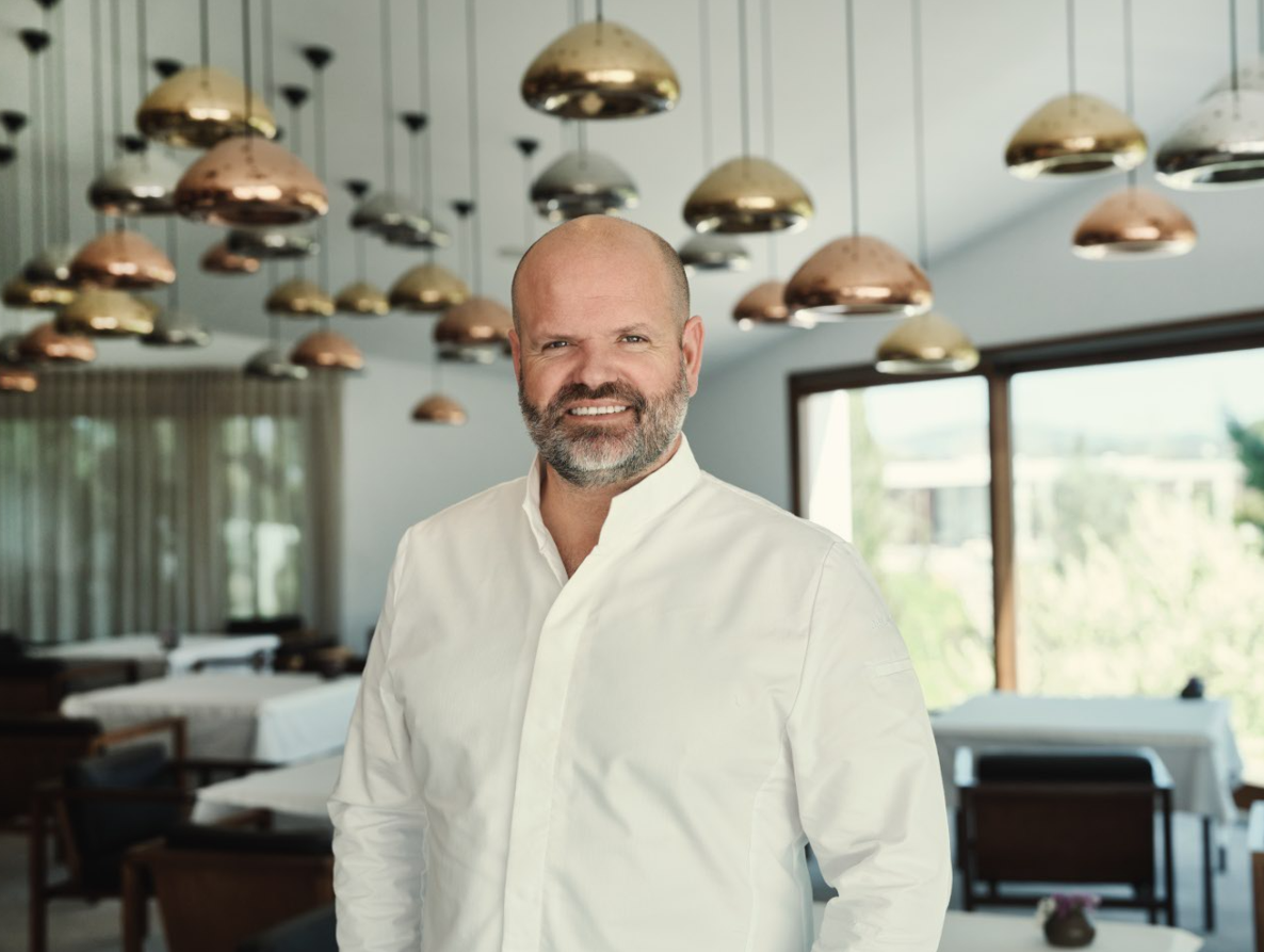 Bom filho a casa torna. Chef Miguel Laffan está de volta ao leme da cozinha estrelada do Mapa