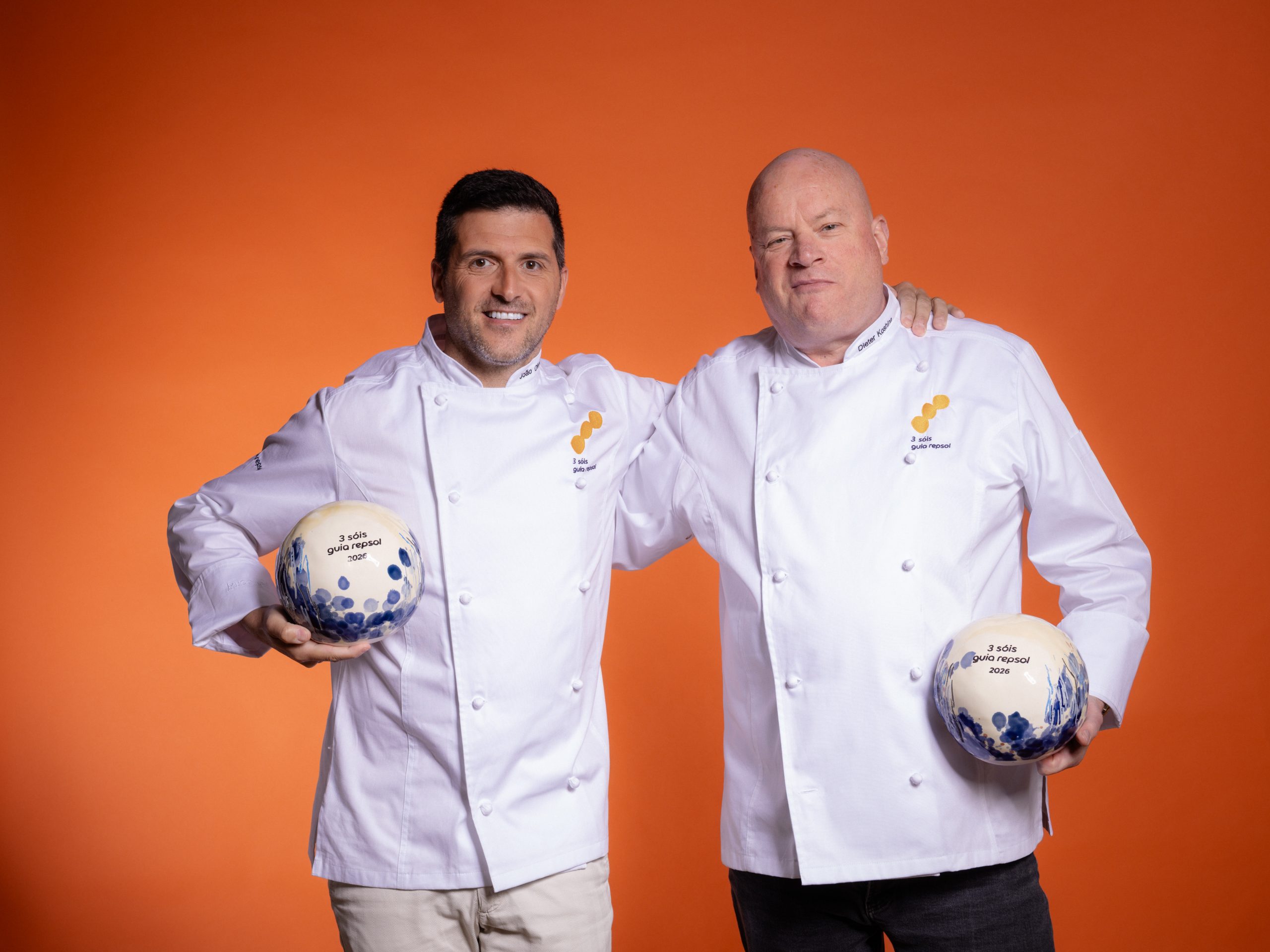 Guia Repsol. Os Sóis brilharam para Dieter Koschina e João Oliveira. Falámos com os chefs que receberam a maior distinção em 2026