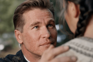 Val Kilmer “volta à vida” em novo filme após a sua morte graças à Inteligência Artificial — e divide Hollywood
