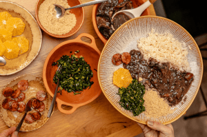 Aproveite o fim de semana para provar um dos pratos mais populares da cozinha brasileira (e à discrição)