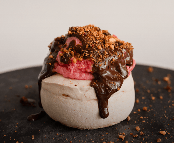 Este mini suspiro com gelado Santini promete ser a sobremesa perfeita para a primavera