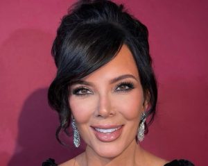 Kris Jenner descontente com lifting facial de 275 mil euros. Veja as fotos