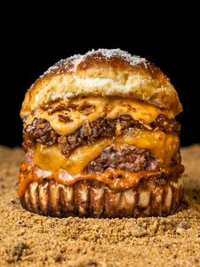 O melhor hambúrguer de Braga e do Porto vai aterrar em Lisboa e pode prová-lo por tempo limitado. Saiba tudo