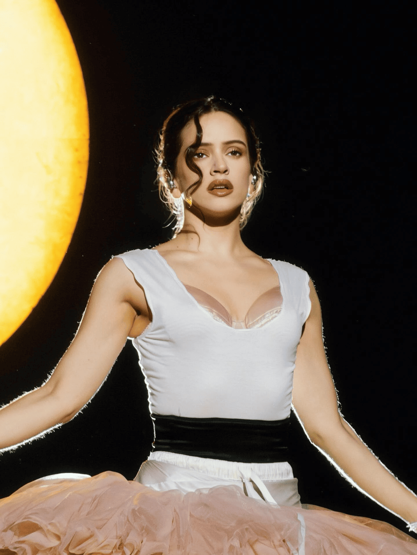 Rosalía está prestes a atuar em Lisboa. Saiba que músicas vai cantar (e o que esperar dos concertos)