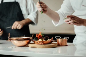 O menu executivo deste hotel de 5 estrelas custa 30€ e está cheio de novos pratos. Saiba o que pode comer
