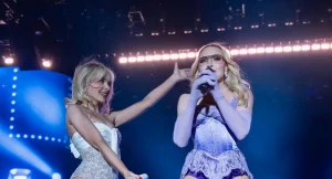 “Duas rainhas”. Tem de ver as fotos deslumbrantes de Sabrina Carpenter e Madonna no Coachella
