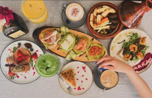 Neste brunch pode comer iguarias marroquinas, beber chá e fazer tatuagens henna. Saiba tudo
