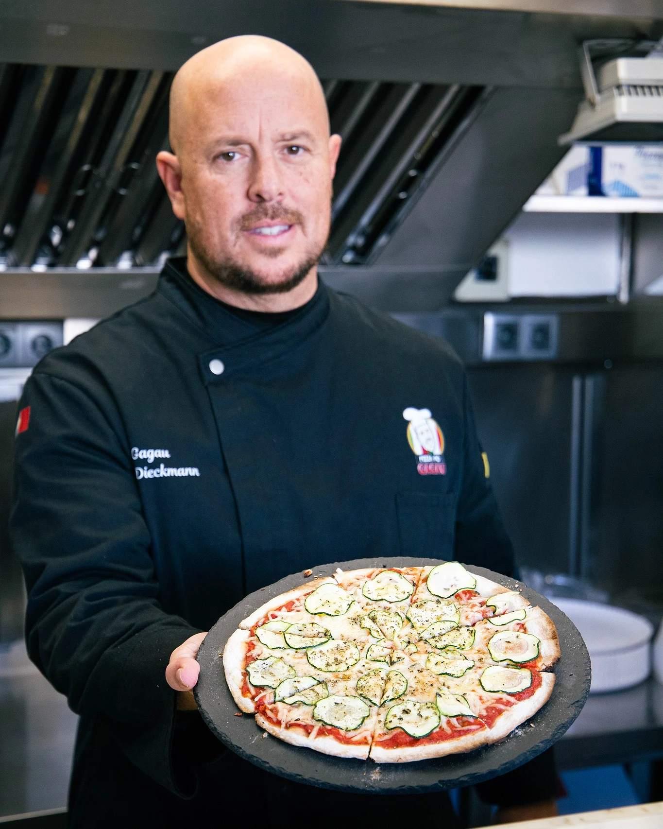 Pizza do Gagau. A verdadeira pizza à brasileira está em Cascais e é da autoria de irmão de atriz da Globo