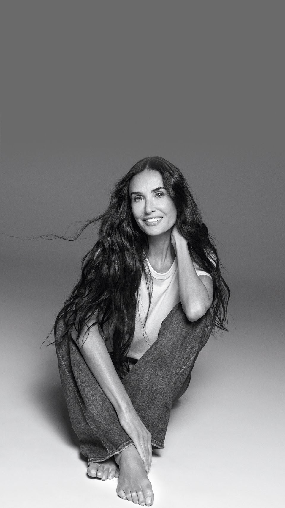 Quer ter o cabelo deslumbrante de Demi Moore? Fomos conhecer a renovada gama da Kérastase que promete tudo isso